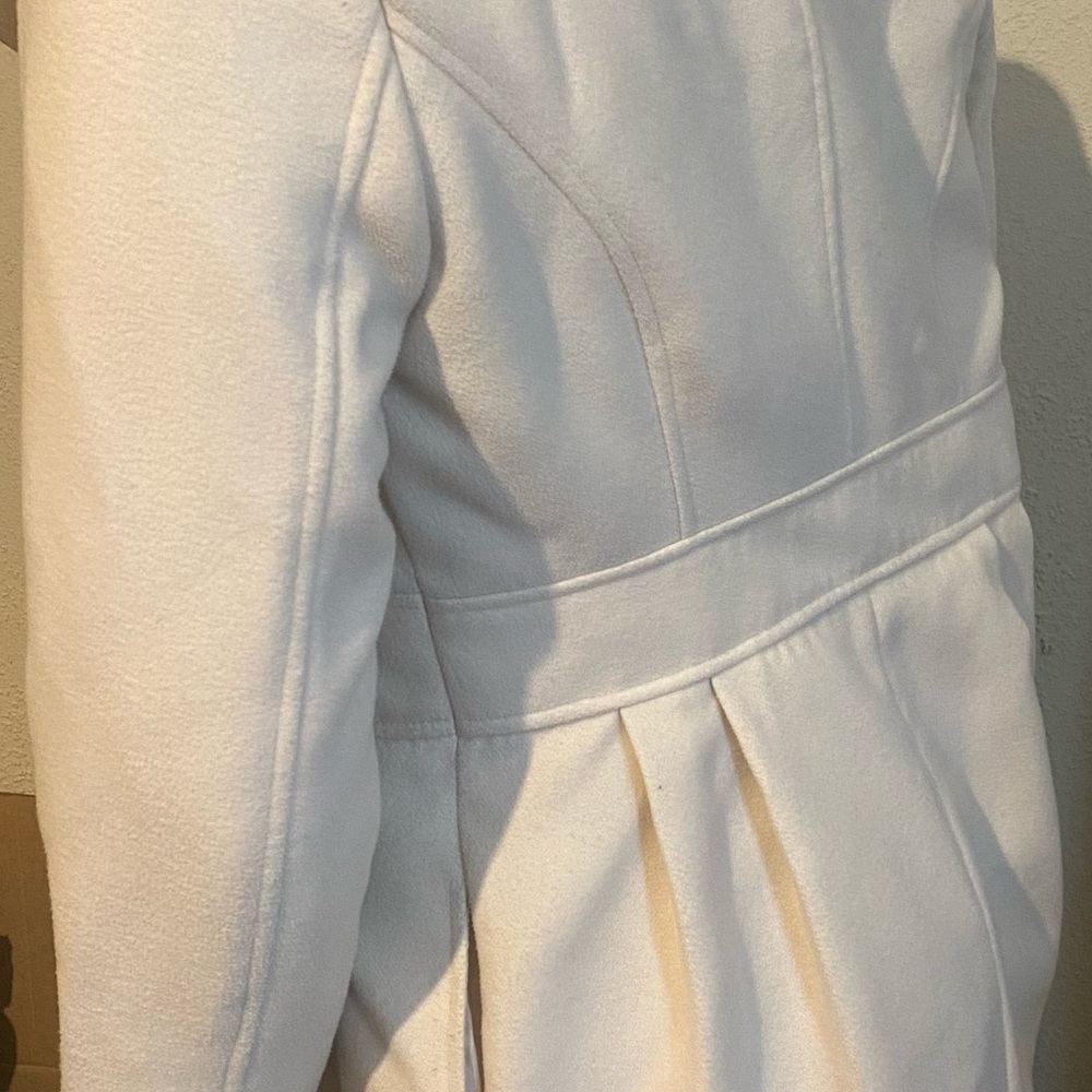 coat - Picture 9 of 16